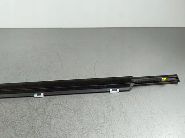 2025 Hyundai Santa Fe V MX5 Garniture de vitre arrière OEM FOB55726 image 6