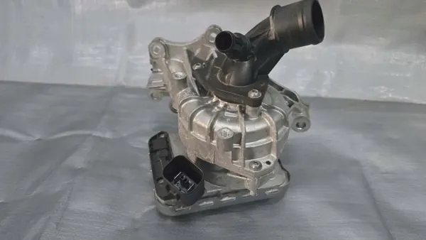 Waterpomp OEM 210100445R voor Renault Espace VI image 2