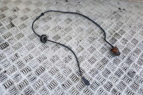 Sensor ABS traseiro VW PASSAT B5 1.9L Diesel OEM 3B0927807C image 2