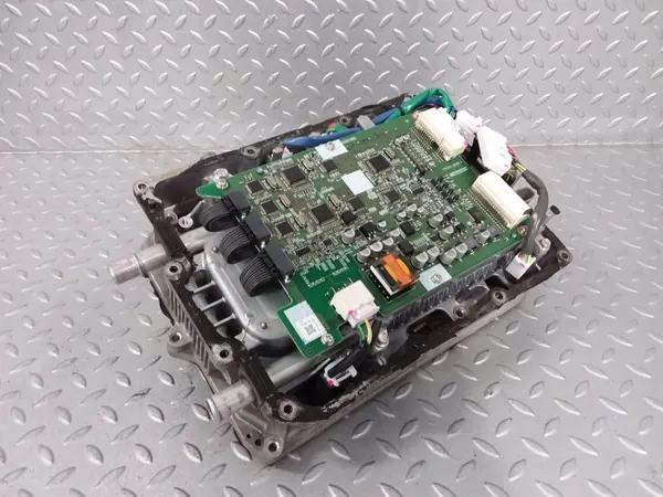 Onduleur Lexus RX 450H OEM 2321200490 - Occasion image 2