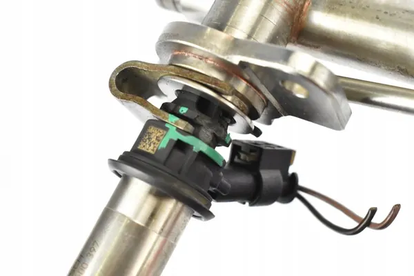 Rampe de carburant A2760781345 Mercedes W205 W253 W213 W222 3.0 V6 image 3