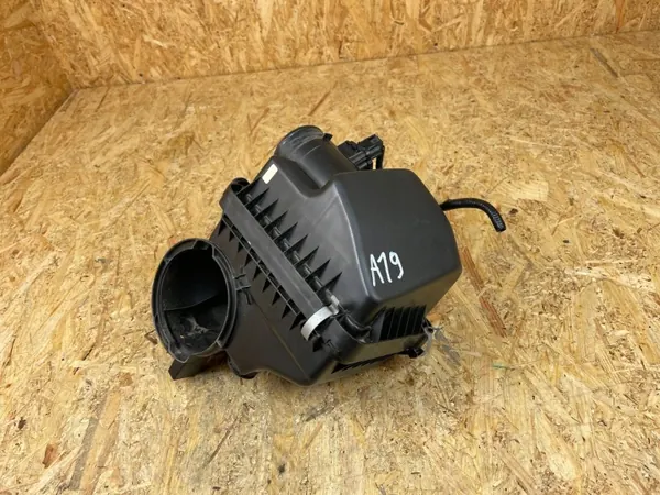 Mazda Luftfilterhus OEM HF2J133AY Begagnad image 2