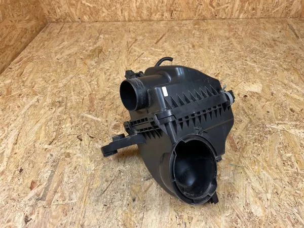 Mazda Luftfilterhus OEM HF2J133AY Begagnad image 4