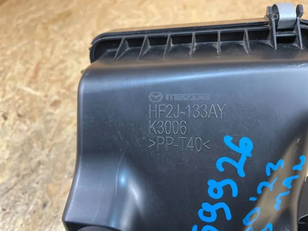 Mazda Luftfilterhus OEM HF2J133AY Begagnad image 9