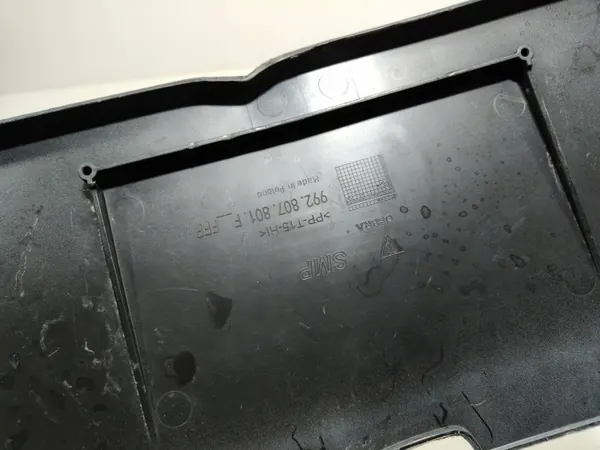 Cadre de plaque d'immatriculation arrière Porsche 992 OEM 992807801F image 7