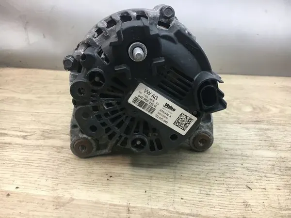 Vaihtovirtageneraattori Seat Arona 1.0 TSI OEM 04E903015G image 3