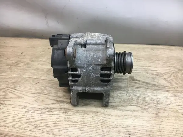 Vaihtovirtageneraattori Seat Arona 1.0 TSI OEM 04E903015G image 5