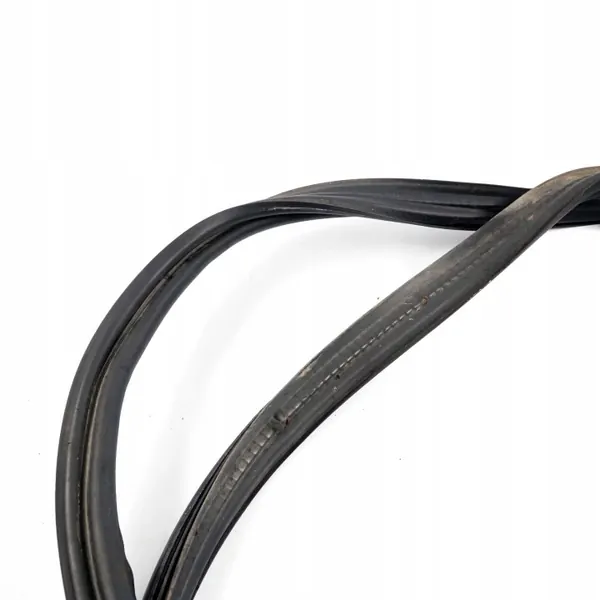Joint de coffre Mercedes W204 OEM A2047500298 - Occasion image 6