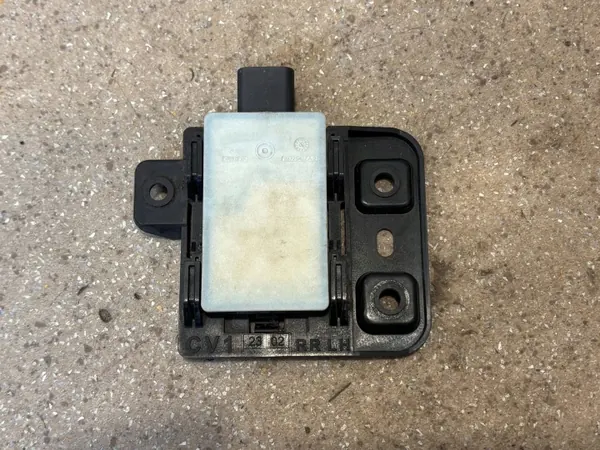 Sensor ponto cego Kia EV6 2023 esquerdo traseiro OEM 99140CV000 image 2