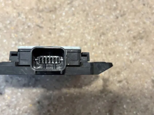 Sensor ponto cego Kia EV6 2023 esquerdo traseiro OEM 99140CV000 image 5