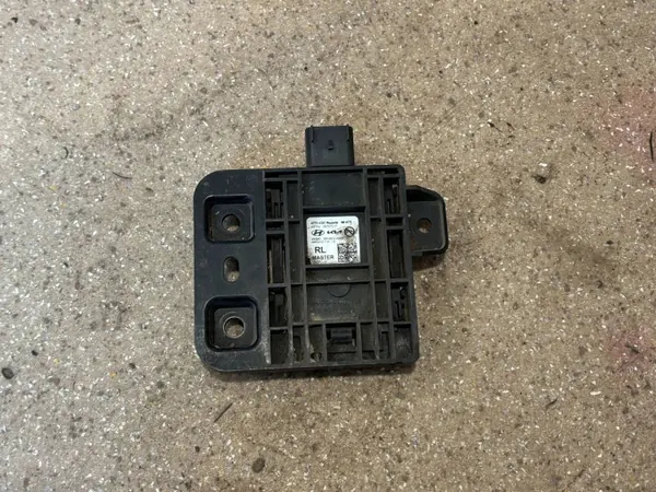 Sensor ponto cego Kia EV6 2023 esquerdo traseiro OEM 99140CV000 image 6