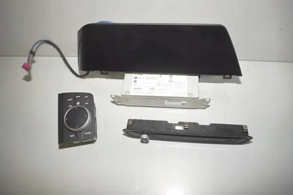 BMW Navigationssystem OEM 5A12F47 för 3 Touring G21 image 4