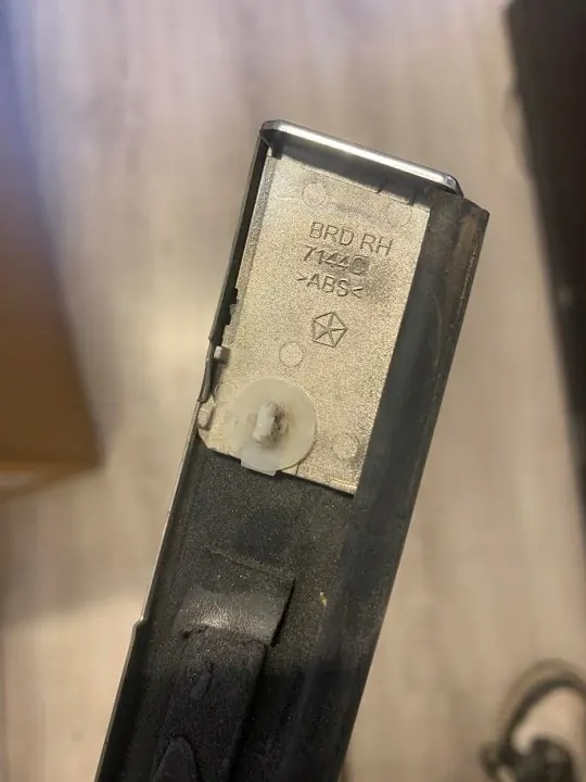 OEM 7146A Framdörrslist - Begagnad Ford OE del image 4