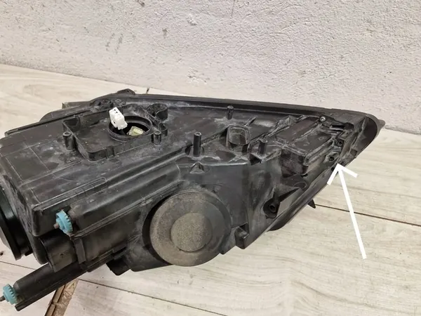 FARO XENÓN DERECHO AUDI A3 8P LIFT image 7