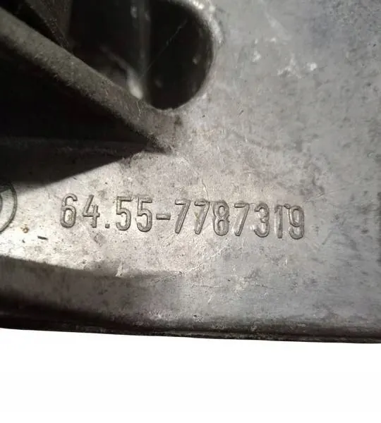 Soporte compresor aire acondicionado BMW OEM 7787319 - Usado image 4