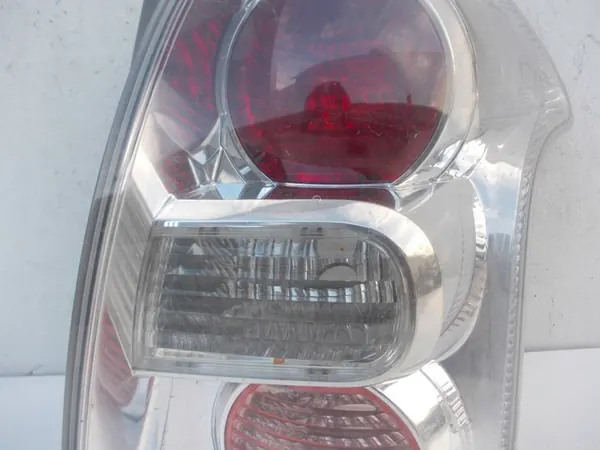 Luz trasera derecha Toyota Corolla Verso II 13124SA image 4