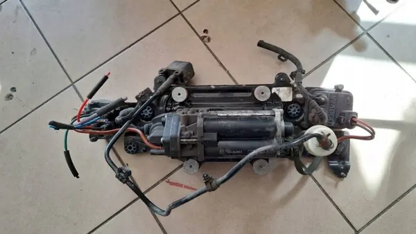 Compresseur suspension air Audi OE 80A616005E image 2