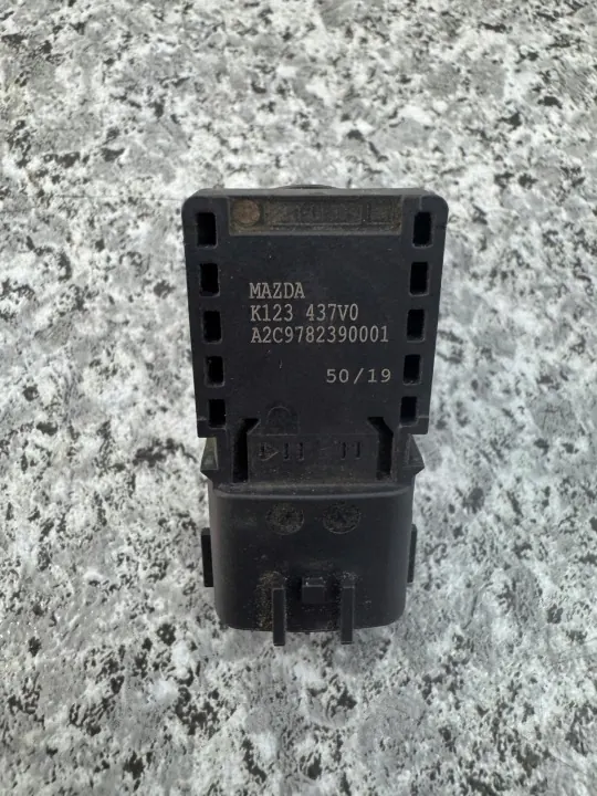 Sensor Vacío Servo Mazda OEM K123 437V0 Usado image 2