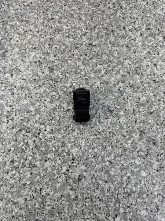 Sensor Vacío Servo Mazda OEM K123 437V0 Usado image 3