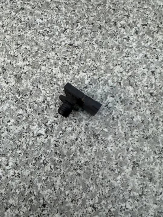Sensor Vacío Servo Mazda OEM K123 437V0 Usado image 5