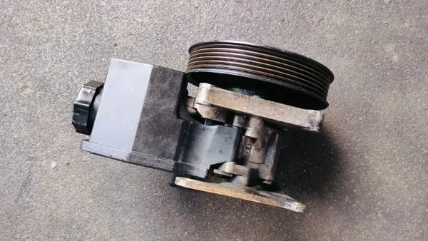 Pompe de direction assistée Mercedes OEM A0024661001 image 5