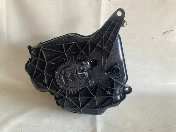 AUDI 4K C8 A6 AdBlue Pump Tank 4K0131878K image 5