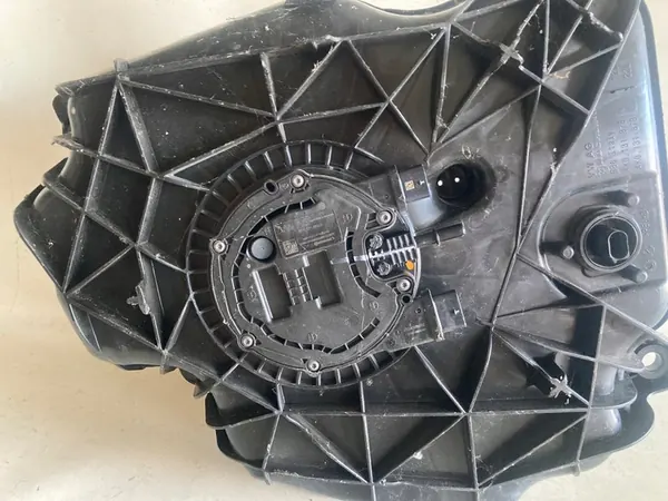 AUDI 4K C8 A6 AdBlue Pump Tank 4K0131878K image 6