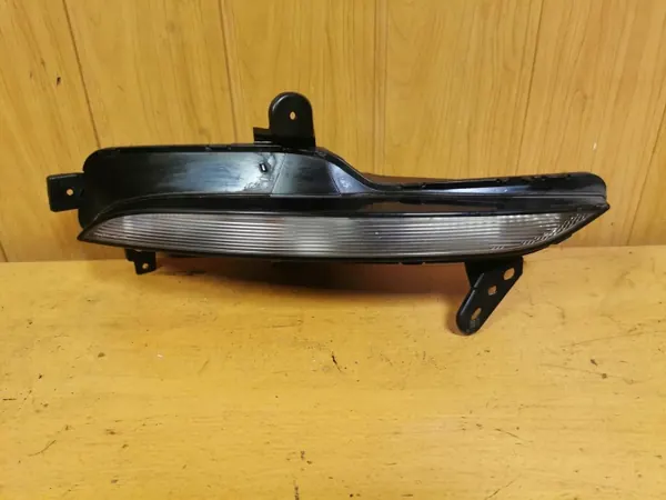 Intermitente derecho OEM 261306376R para Renault Megane IV image 2