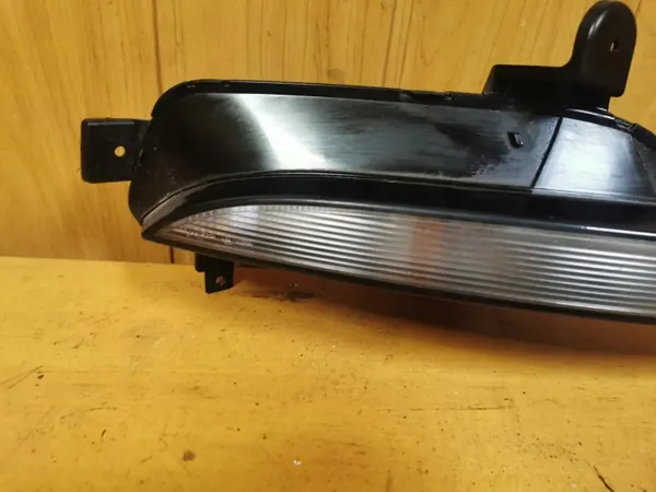 Intermitente derecho OEM 261306376R para Renault Megane IV image 3