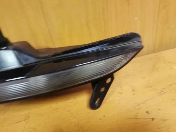 Intermitente derecho OEM 261306376R para Renault Megane IV image 5