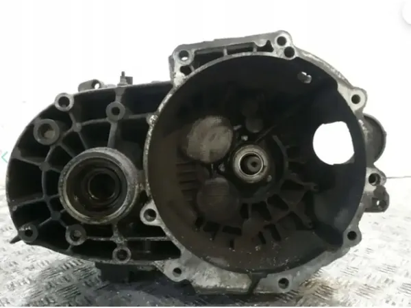 VW Sharan 6-Speed Manual Gearbox 1.9 TDI Diesel image 3