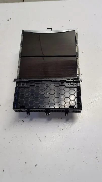 BMW 7-sarja G11 tunnelivarasto OEM 82778001 image 2