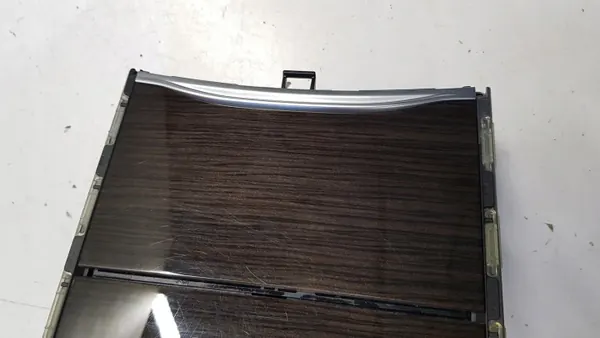 BMW 7-sarja G11 tunnelivarasto OEM 82778001 image 4