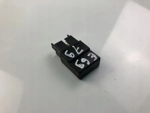 Relais Honda OEM RC2225 pour Accord V (1994) image 2