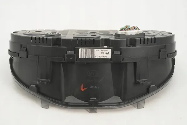 Kia Sportage Instrumententafel OEM 94003-3U175 image 6
