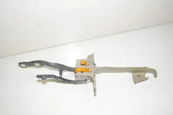 Linker kofferbakscharnier OEM 8492961 BMW 3 Touring G21 image 3