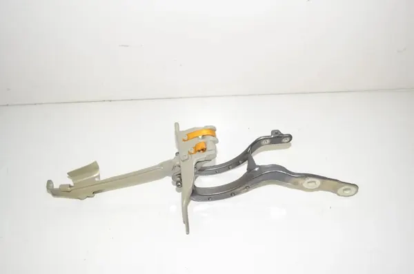 Linker kofferbakscharnier OEM 8492961 BMW 3 Touring G21 image 4