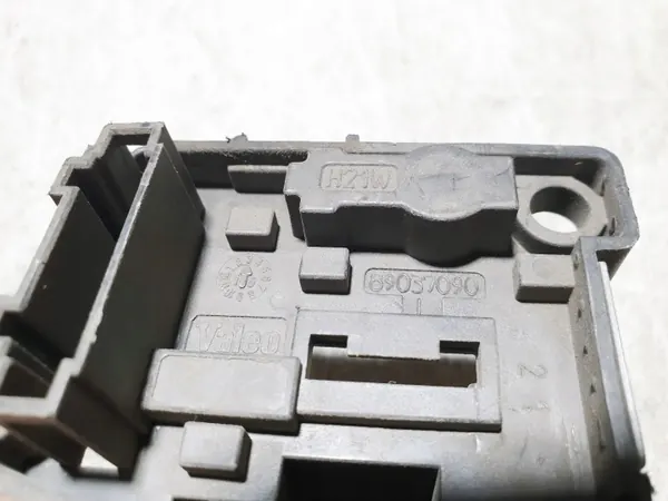 Conector Lanterna Traseira Audi A6 OEM 89037090 - Usado image 3