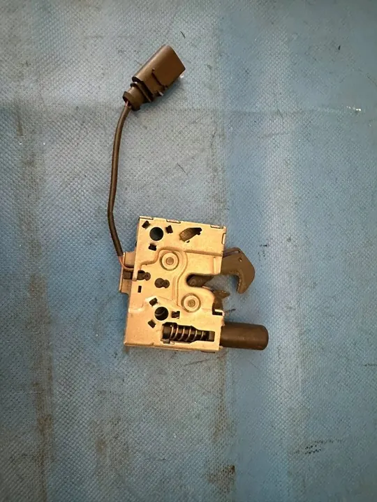 Huvlås Audi Q5 80A823509A image 2