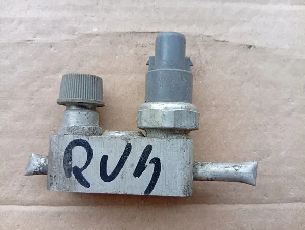 TOYOTA RAV4 II 00-05 A/C Laajennusventtiili 88645-60030 image 2