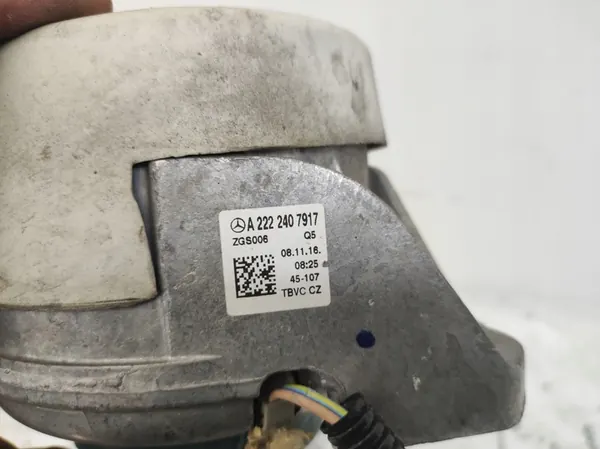 Soporte de motor derecho Mercedes Clase S W222 3.0 V6 image 7