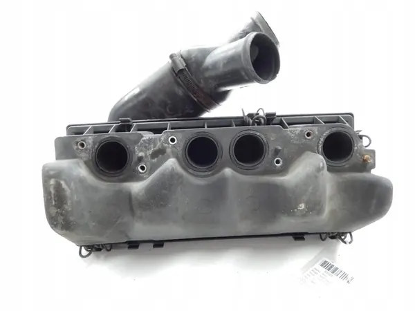 Audi 80 B2 1.6 D Ilmansuodattimen Kotelo image 8