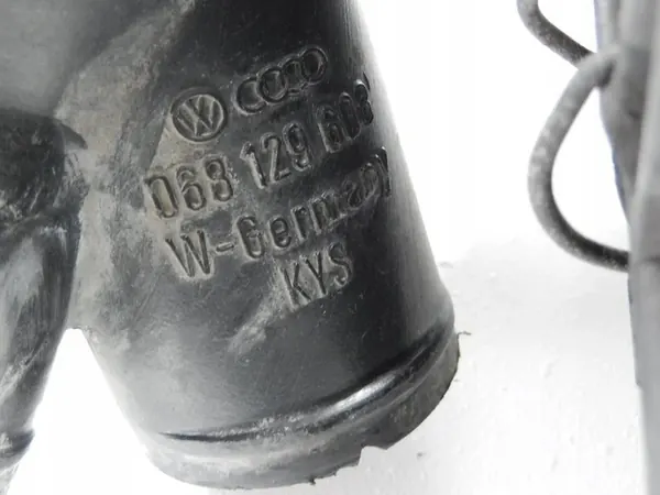 Audi 80 B2 1.6 D Ilmansuodattimen Kotelo image 9