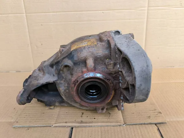 BMW X3 F25 2.0D N47T Achterdifferentieel 7592005 image 2