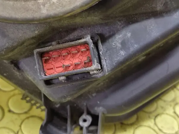 OPEL ASTRA H GTC Farol Esquerdo 24451032 image 7