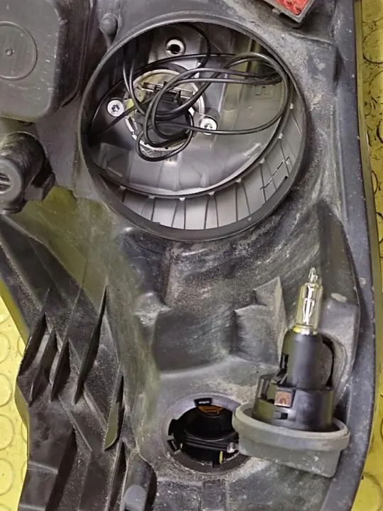 OPEL ASTRA H GTC Farol Esquerdo 24451032 image 8