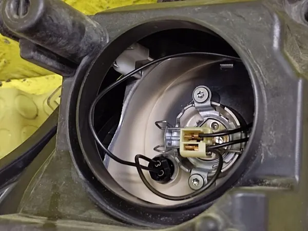 OPEL ASTRA H GTC Farol Esquerdo 24451032 image 9