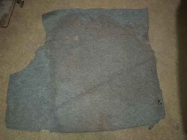 Alfombrilla maletero BMW Serie 3 E36 OEM 51478119969 image 2