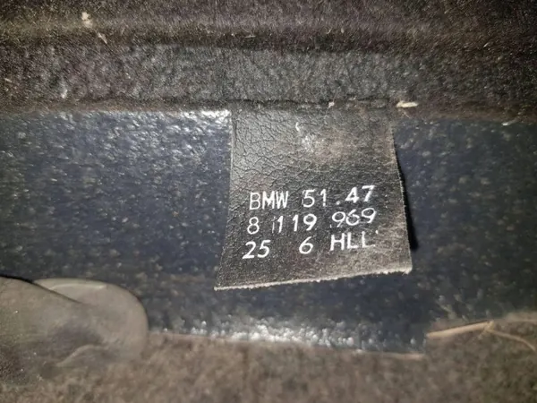Alfombrilla maletero BMW Serie 3 E36 OEM 51478119969 image 3