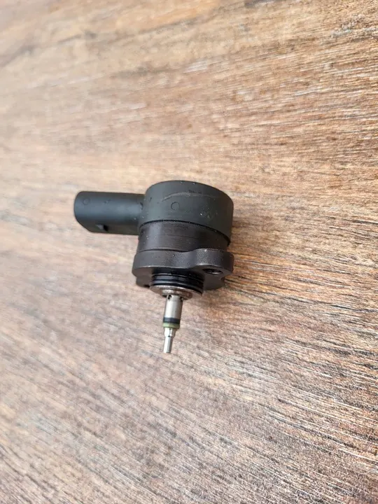 JEEP GRAND CHEROKEE WJ 99-04 2.7 CRD Kraftstoffdruckventil A6110780549 image 2